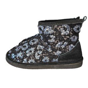 Victorias Secret PINK Bling Black Silver Sequin Leopard Fur‎ Lined Mukluk US 7 8